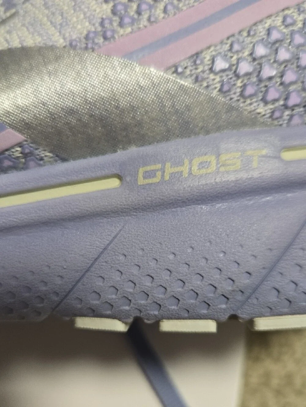 Brooks Ghost 14 Women’s Light Purple and Silver Athletic Running Shoes Size 10